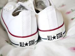 大人シンプルコーデにはこのシューズ！「CONVERSE」でこなれ感をだしましょ♡