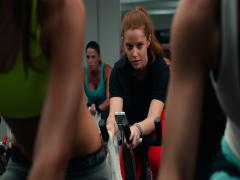 スポーツ初心者の女の子を応援！NIKE.COMで理想のジブンを目指そう。