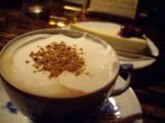 下北沢といえば定番の古着屋さん？いいえ、魅力的なカフェもたくさんあるんです♡