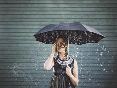 雨の日だって、気分ハッピー♩憂鬱さから抜け出せる“梅雨ネイル”デザイン集