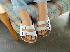 足元に「カワイイ」を♡トレンドサンダル×夏ネイルでアツい視線を独り占めッ！