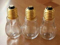 あなたはどう使う？100均《電球型ガラス瓶》を自分だけのものに変身♪