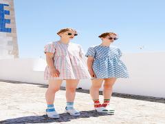 存在感大の「でかクリアネックレス」で、夏はシンプルに着よう