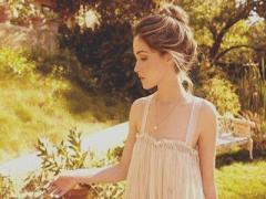 白ワンピースは重ね着をプラスして着るのがトレンド可愛い♡