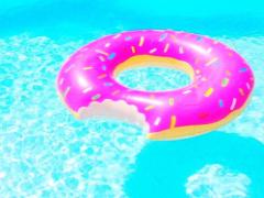 プールや海の必須アイテム！防水スマホケースで夏を思いっきり楽しむ♡