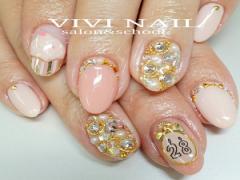 キラキラ♡今年の夏はビジューネイルで太陽の光を独り占め！