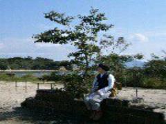 スポーティに甘さをMIX。ポロシャツ×フレアスカートで夏の上級者コーデを完成させる