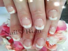 フレンチなら大丈夫♡上品で会社でもOKなネイルデザイン♪