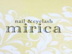 ただ塗るだけ。『ホログラム入りネイルポリッシュ』でセルフネイルを楽しむ