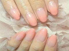 狙うは「仕草の美しい女性」 グラデーション×ピンクネイルで指先まで美しく♡