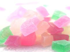 触れたくなる質感。‘すりガラスネイル’で作る真夏の涼しげ指先♭