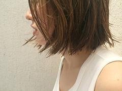 ラフなボブはトレンドのファッションやメイクとの相性抜群♡