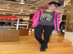 じわじわ人気のロックTシャツで楽チン可愛いコーディネート♡