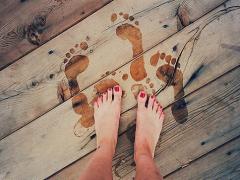 実は、脚より‘足’に悩んでます。女の子のためのフットトラブル対策室＊