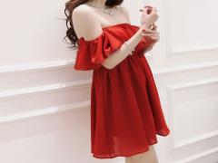 魅せたくなるデコルテをデザイン。オフショルダー×ネックレスの最愛コンビ5選