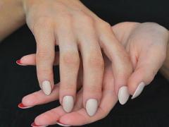 ヌーディーな爪をまとって「爪先美人っ♡」と呼ばれよう！