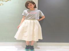 どれが好き？旬のスニーカーとスカートのあか抜けコーデ