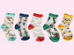 夏こそ、《夏柄ソックスコーディネート》でオシャレの幅を広げましょう