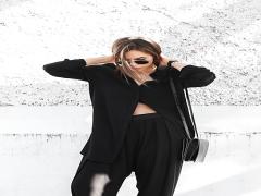 皆が黒で大人ぶるなら白で勝つ。むんわり色っぽホワイトコーデ