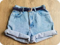 普段服の印象Chenge！コーデのこなれ感はベルトのカラーで叶えよう♡