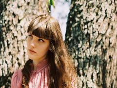 夏はぼやっと卒業！レッドorブルーで華やかお洒落さんに変身♡