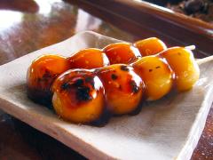 あなたはどの味？セブンイレブンの「ご当地みたらし団子」が気になる♡