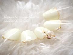 やっぱり白を選んじゃう♡花嫁さんのためのウエディングネイル