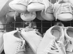 欲しい言葉は「それ、どこの！？」AKIIICLASSICのスニーカーで流行最先端を狙う♡