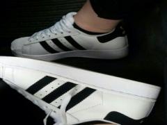 adidasネイルで指先にスポーティースタイルを♪