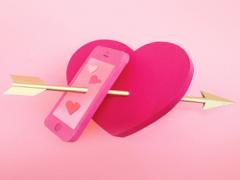 鞄パンパン女は可愛くない。'バッグ2個持ち'でおしゃバランスを狙う