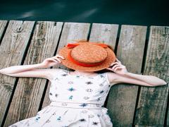 あなたの彼は年上？年下？彼の年齢別：愛されデートネイルカタログ