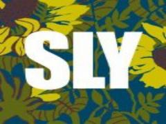 計算済みの肌見せでドキッとさせる。SLYで叶える大人レディコーデ