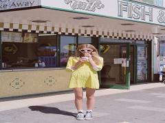 スタイル良く写りたいの！脚長・小顔に見せる写真の撮り方&amp;写り方6選