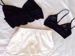 「今日、なんだか色っぽい♡」“黒×レース”で脱子供！大人っぽコーディネート集