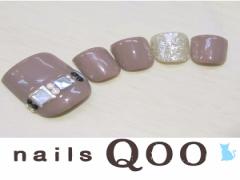 サンダルからのぞくネイルで魅せる♡夏のおしゃれなフットネイル