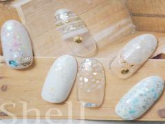 夏ネイルを盛り上げる♡シェルを使ったネイルデザイン
