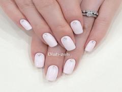 優秀カラー♡ホワイトを使ったシンプルデザインのジェルネイル