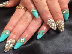 長さがあるからデザインの幅も広がる！夏のスカルプネイル♪