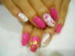 夏になったらしたくなる。『フラミンゴネイル』でキュートな指先に変身しましょ