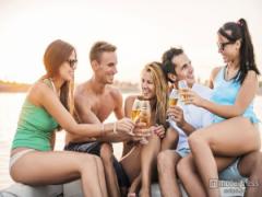 飲み会で男性にモテるイマドキ女子の特徴