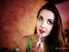 カラコンで“うるんだ瞳”を作る方法