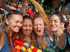 [日本初！]水風船が10万個！？2015夏はウォーターランで決まり！