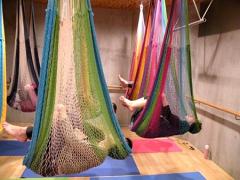 宙ぶらり～んが心地いい。新感覚ハンモックヨガは良いことだらけって噂♡