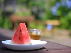 夏はドリンクでおもてなし＊グラスとコースターの組み合わせで‘涼’を演出