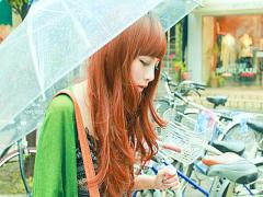 「湿気で髪が！」なんてもう言わせない。日常のヘアケアからうねりを防止！