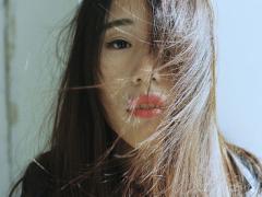 トレンド過ぎは嫌！「王道ネイビー」で程よく70'sを取り入れたい♡