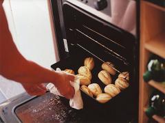 老舗のような高級感。『365日』でパンのある毎日、始めます。