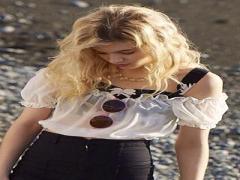 透けトップス×ビスチェで作るLOVEスタイル♡甘くセクシーに目立ちましょう