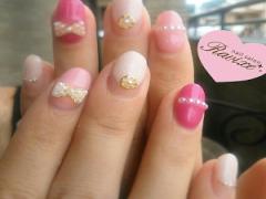 変形フレンチネイルでおしゃれ上級者の仲間入り♡友達と差をつけよう！