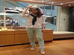 夏に鮮やかに映える！カラーパンツコーディネート